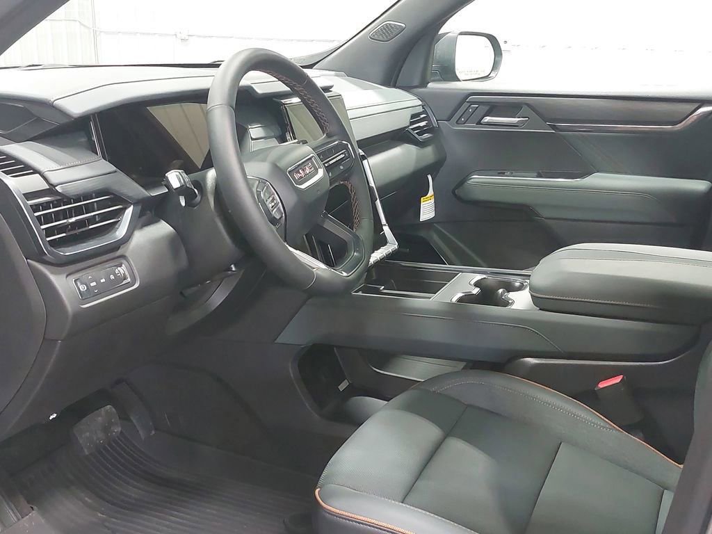Used 2025 GMC Acadia AT4 w/ Luxury Package AWD/4WD image 18