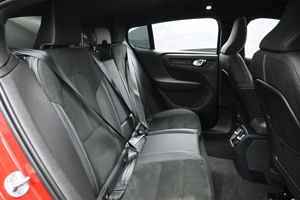 Used 2023 Volvo C40 P8 Recharge Ultimate AWD/4WD image 12