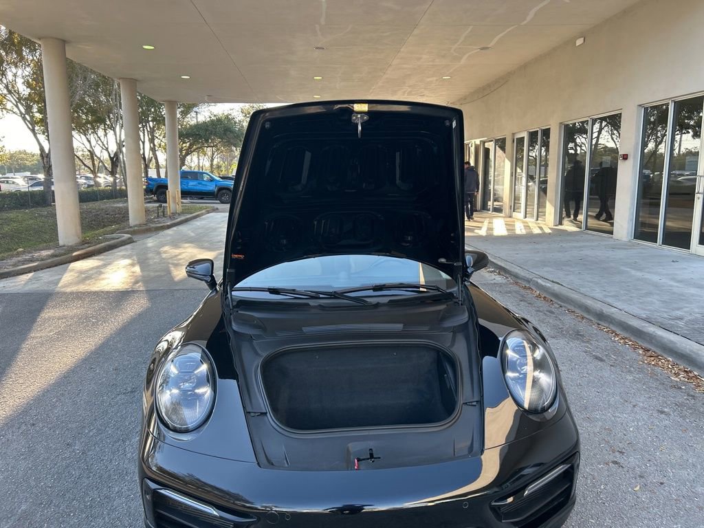 Used 2021 Porsche 911 Targa 4S Heritage Design image 17