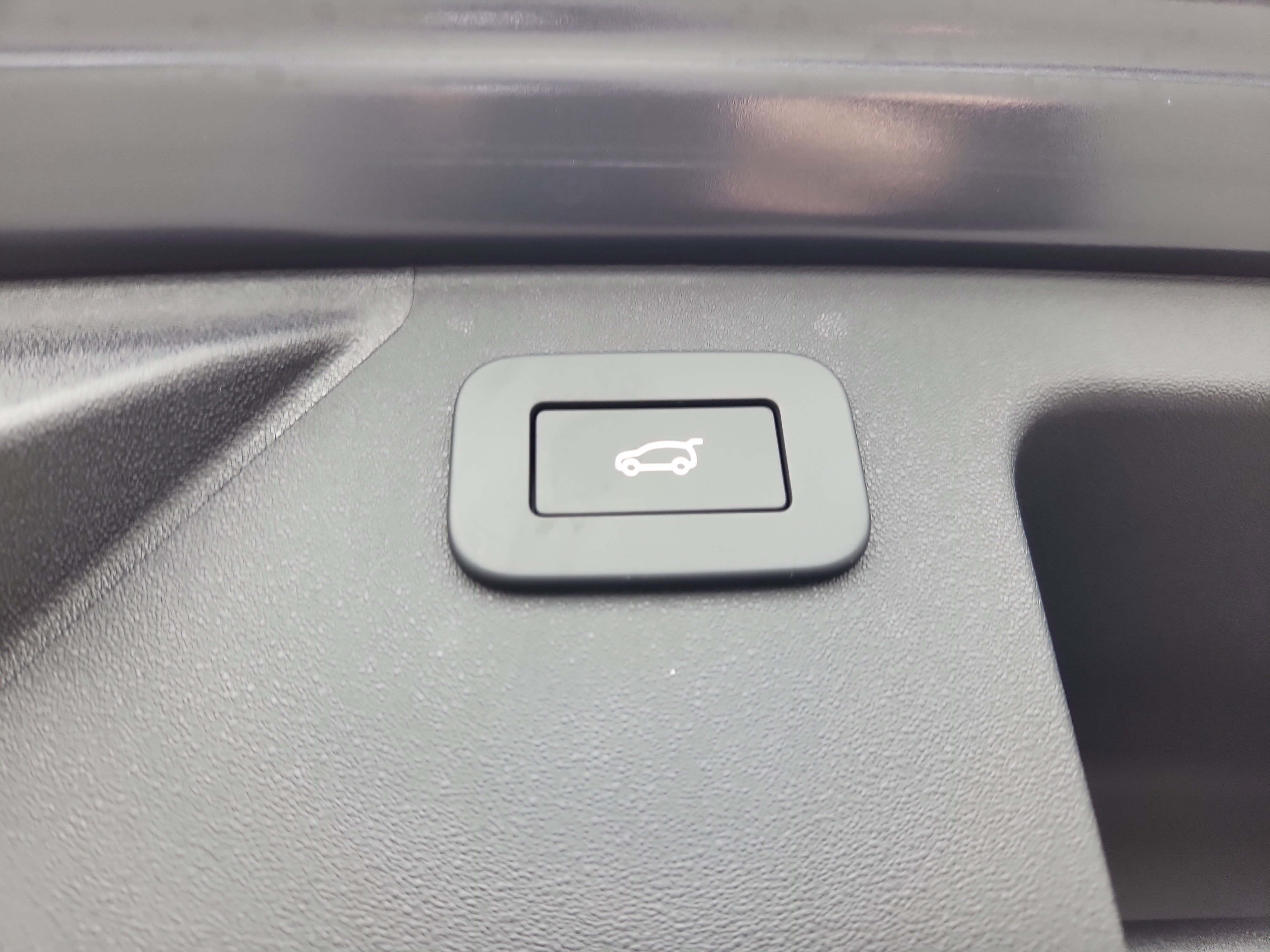 New 2025 Land Rover Discovery Sport S image 14