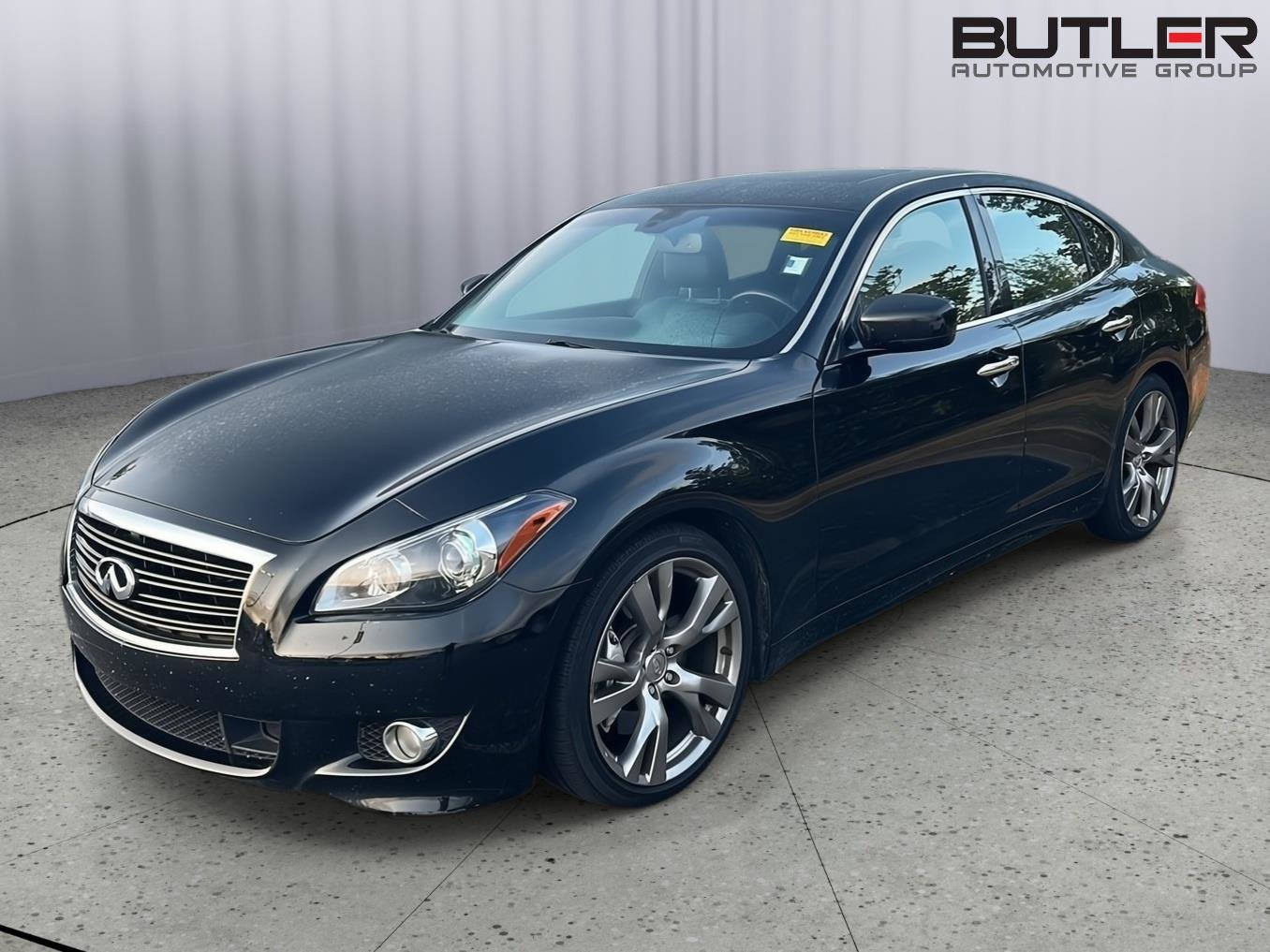 Used 2013 INFINITI M56 w/ Sport Pkg image 1