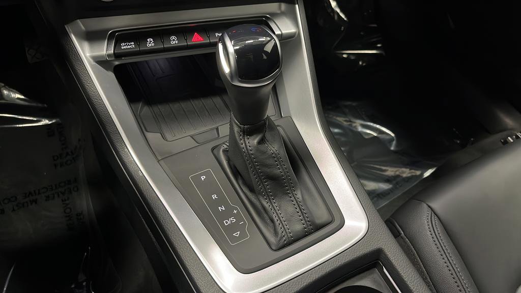 Used 2024 Audi Q3 2.0T Premium w/ Convenience Package AWD/4WD image 19
