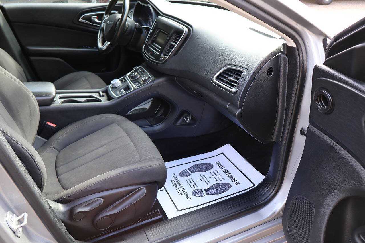 Used 2015 Chrysler 200 Limited w/ Convenience Group FWD image 21