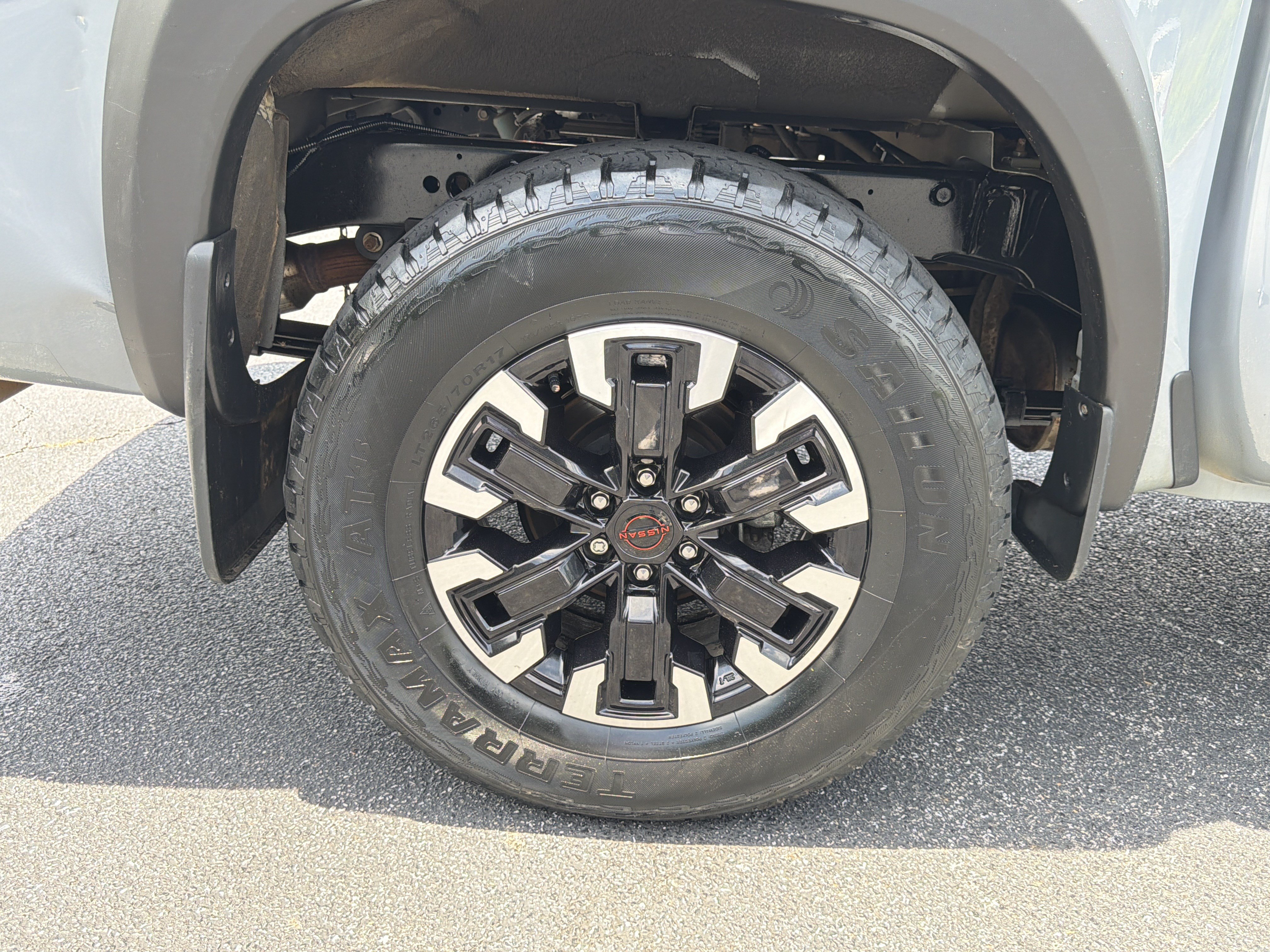 Used 2024 Nissan Frontier PRO-4X w/ Technology Package AWD/4WD image 17
