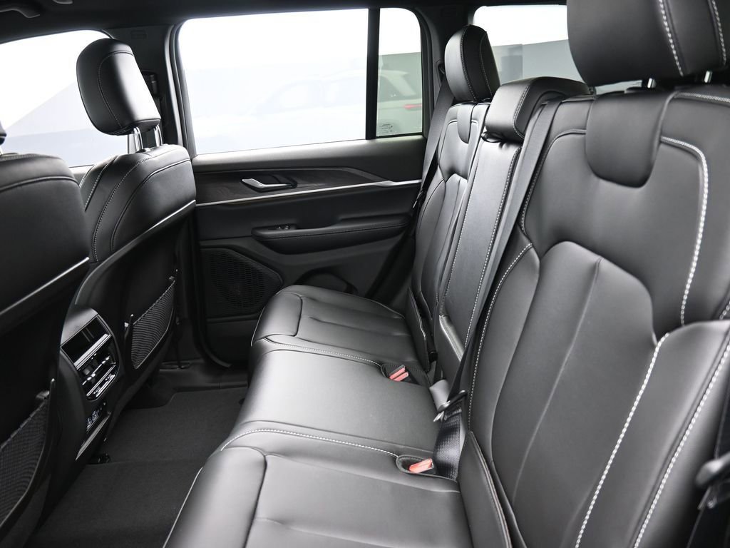 New 2025 Jeep Grand Cherokee Limited w/ Trailer Tow Package image 13