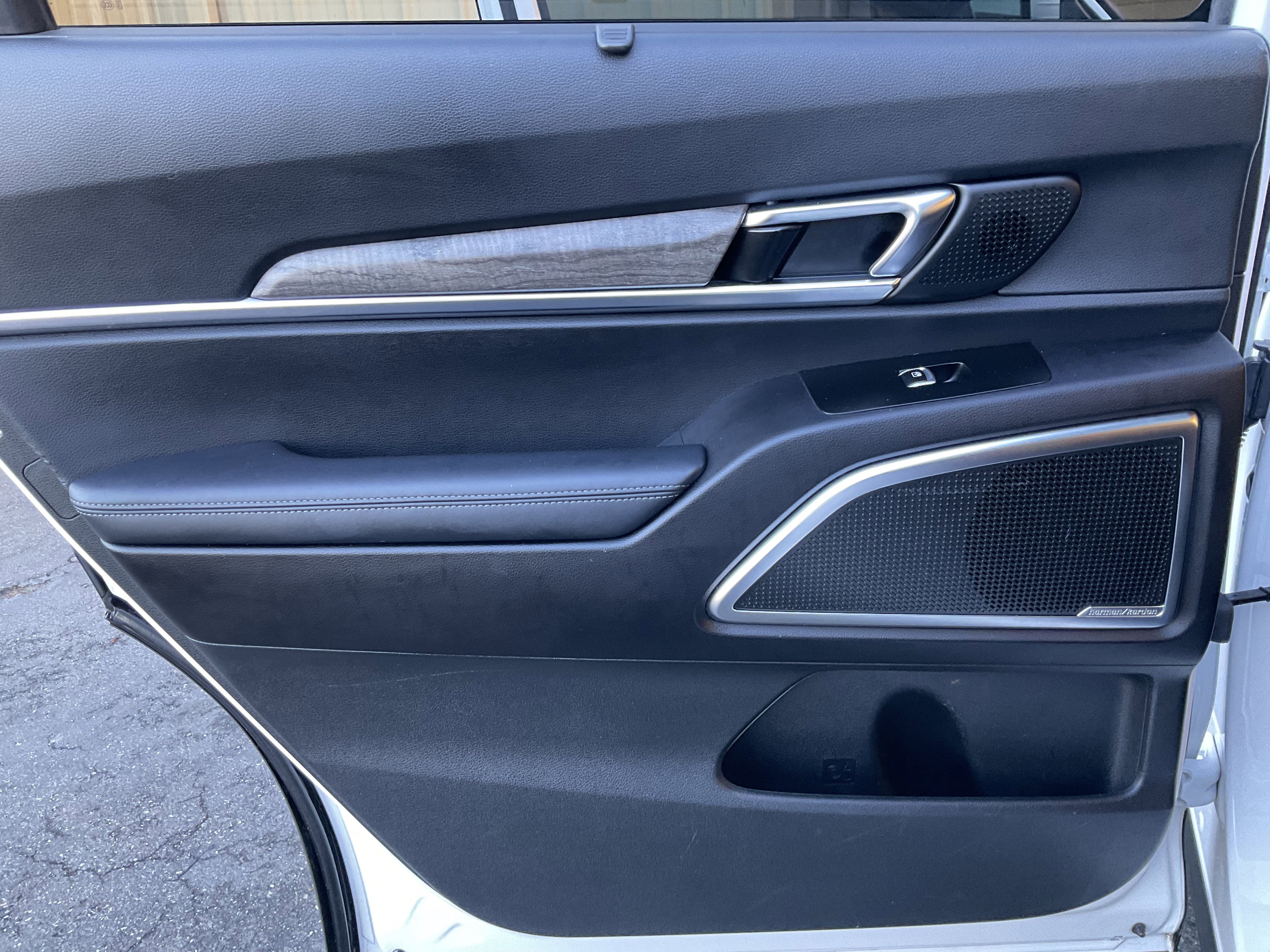 Used 2020 Kia Telluride SX image 40