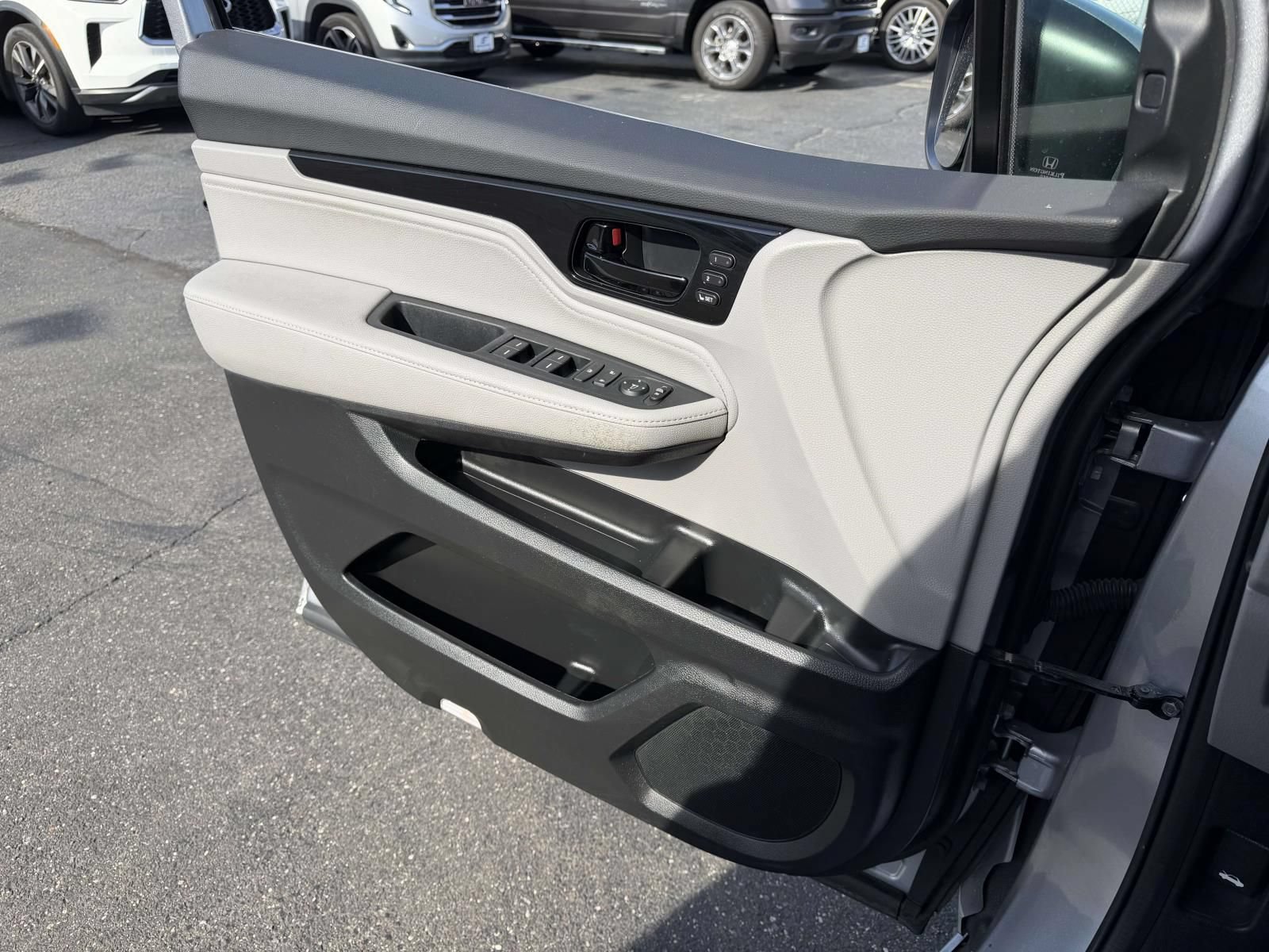 Used 2023 Honda Odyssey Touring image 29