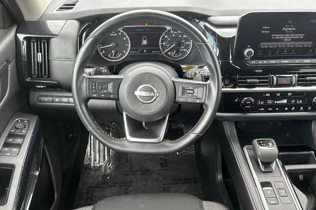 Used 2025 Nissan Pathfinder SV AWD/4WD image 13