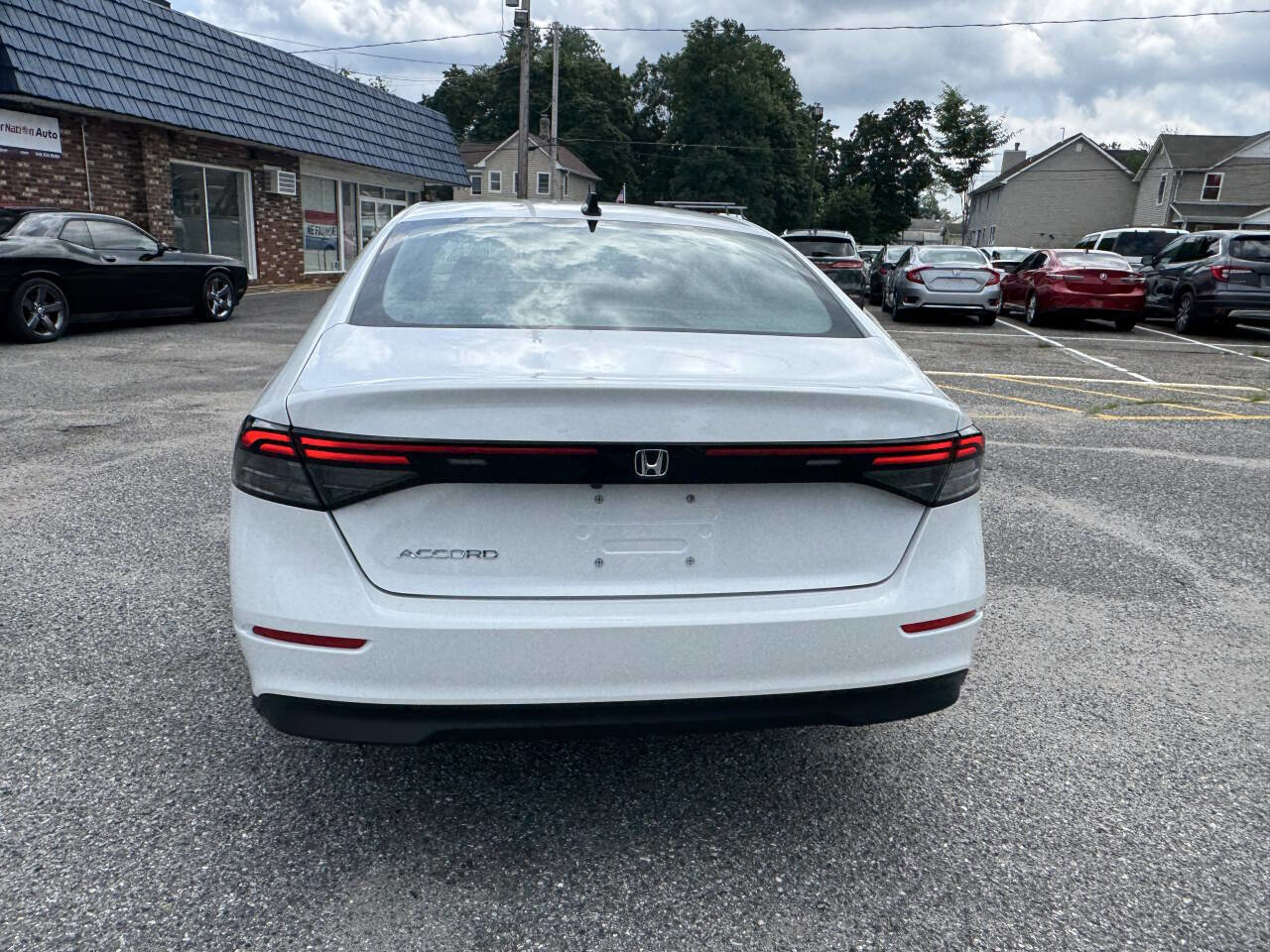 Used 2025 Honda Accord SE image 13