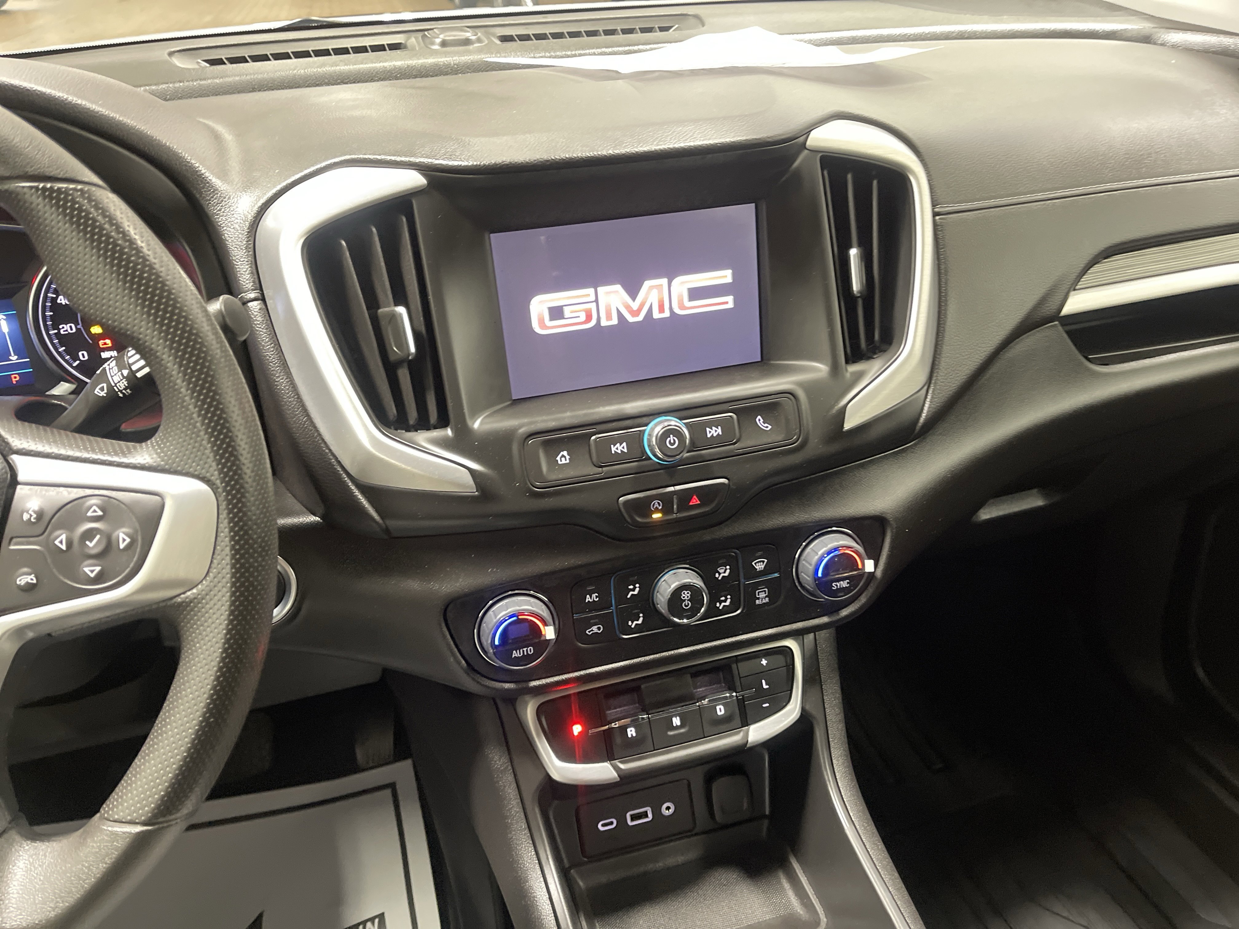 Used 2023 GMC Terrain SLE w/ Driver Convenience Package FWD image 29