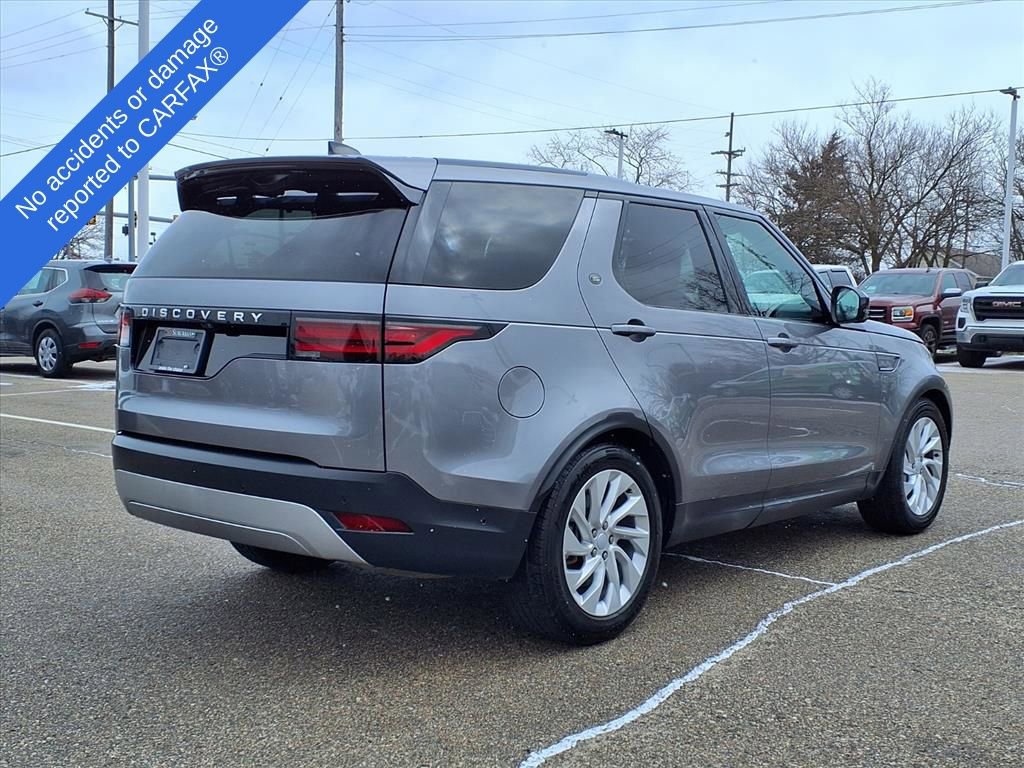 Used 2024 Land Rover Discovery S image 5