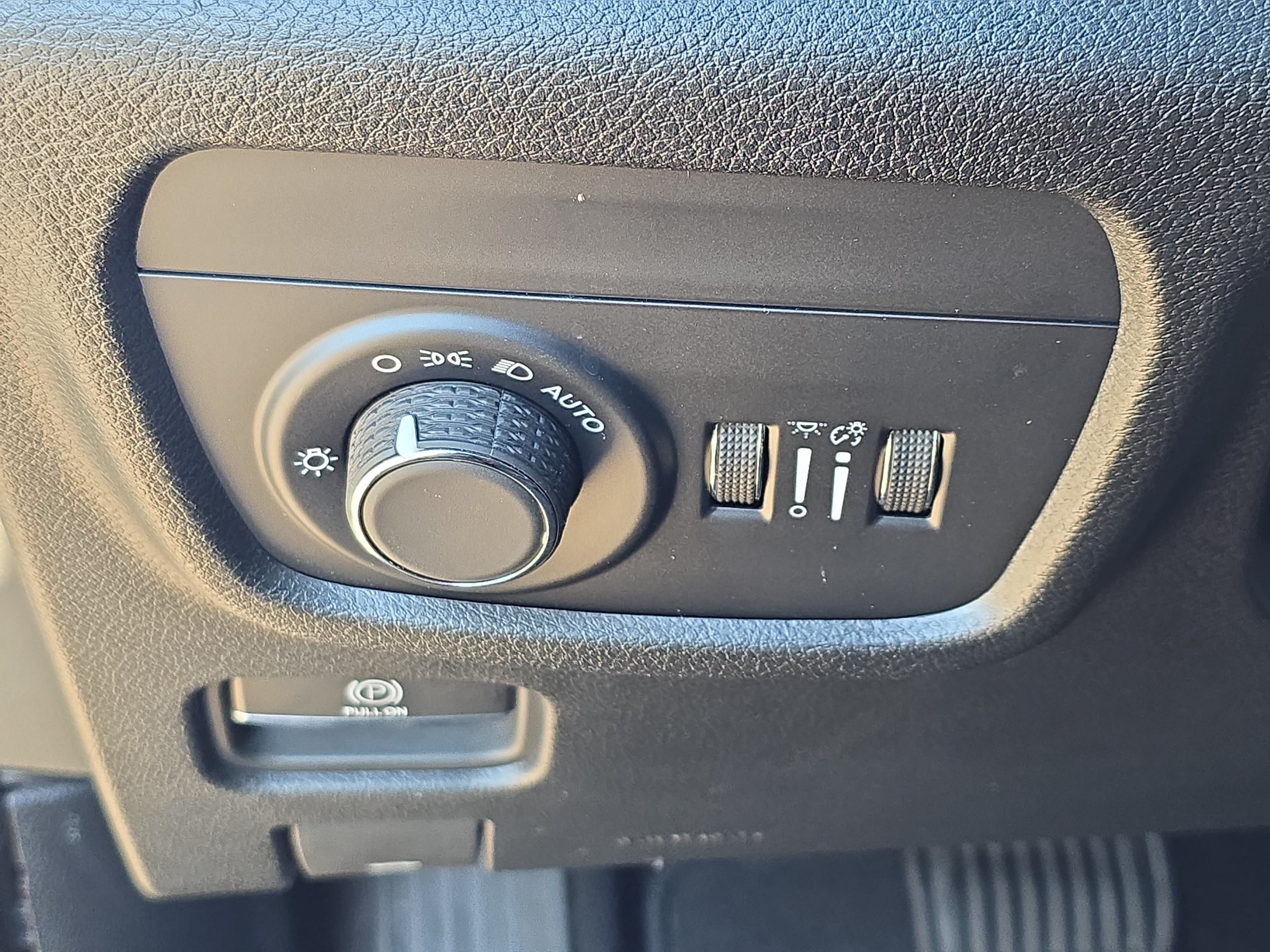 Used 2023 Jeep Grand Cherokee L Laredo AWD/4WD image 27