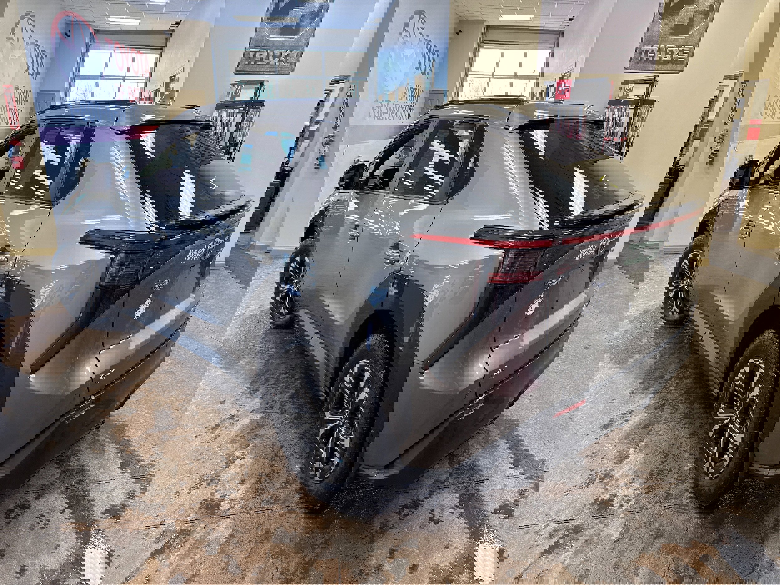 Used 2023 Toyota bZ4X XLE w/ Weather Package AWD/4WD image 7