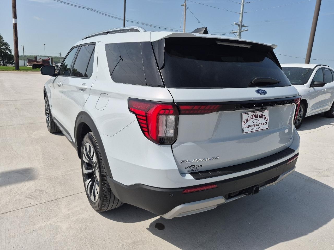 Used 2025 Ford Explorer Platinum w/ LUX Leather Package AWD/4WD image 8