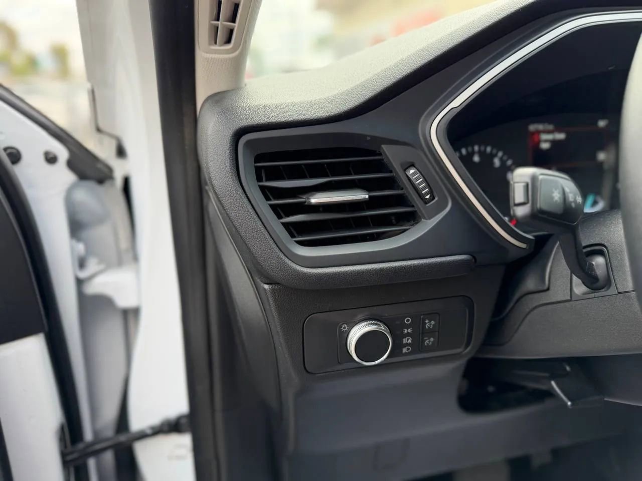 Used 2022 Ford Escape SE FWD image 37