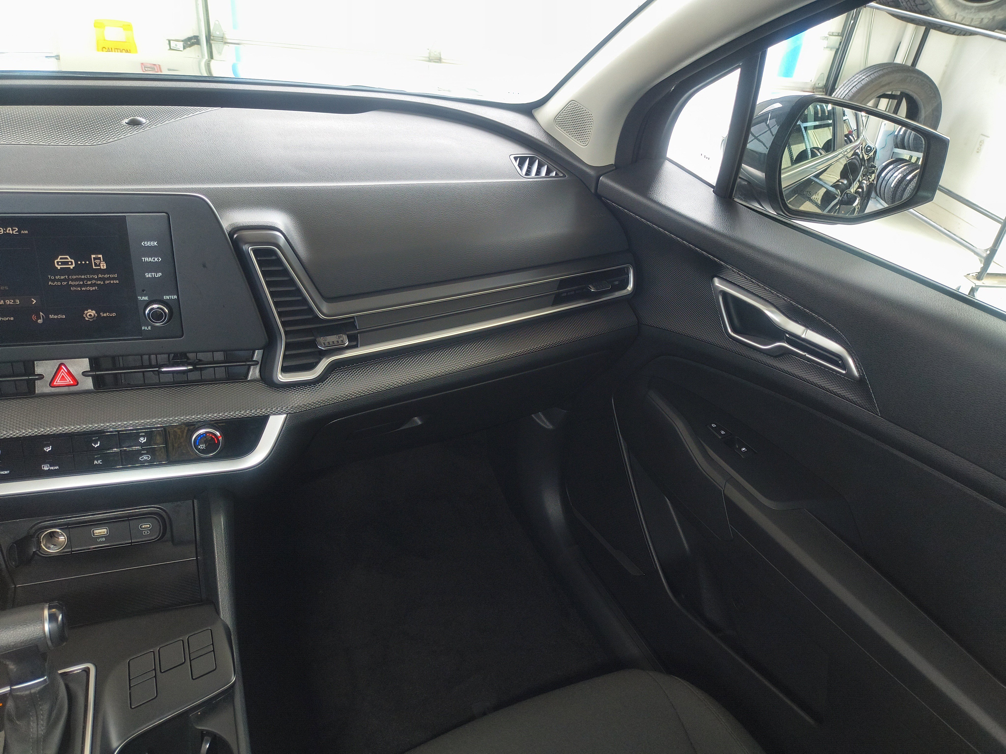 Used 2024 Kia Sportage LX image 14