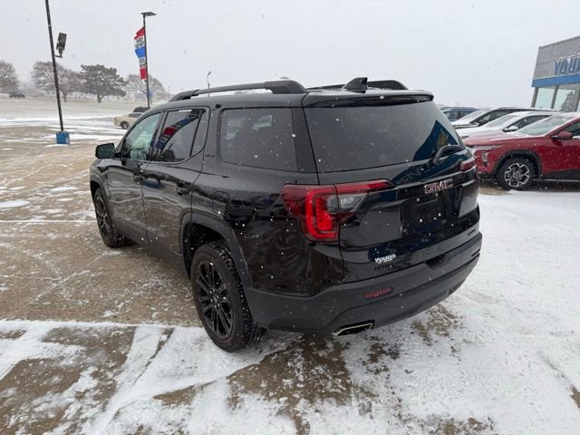 Used 2023 GMC Acadia SLE w/ Driver Convenience Package image 3