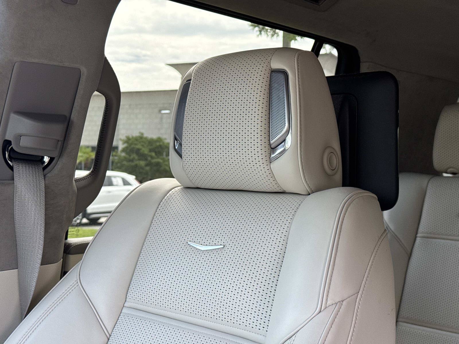 Used 2025 Cadillac Escalade Sport Platinum AWD/4WD image 24