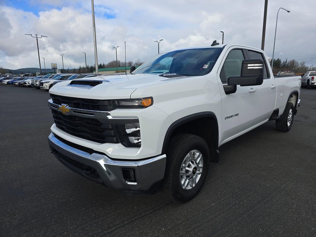 Used 2025 Chevrolet Silverado 2500 LT w/ Convenience Package AWD/4WD image 7
