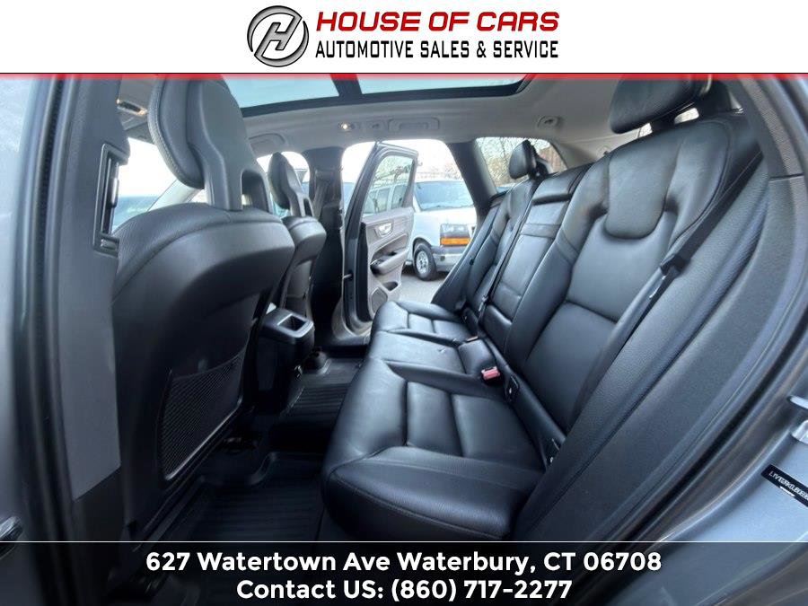 Used 2018 Volvo XC60 T5 Momentum w/ Vision Package image 42