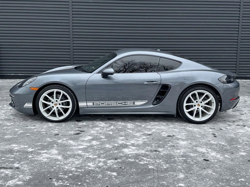 Used 2025 Porsche 718 Cayman RWD image 2