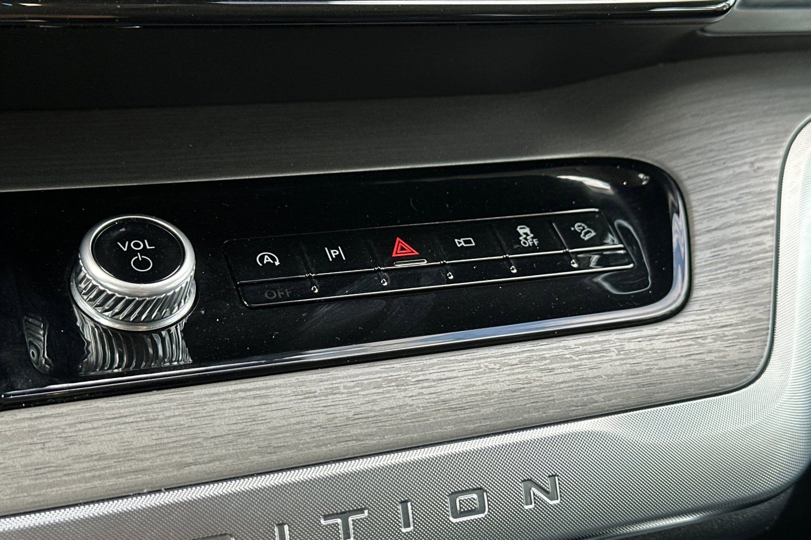 Used 2025 Ford Expedition Platinum AWD/4WD image 22