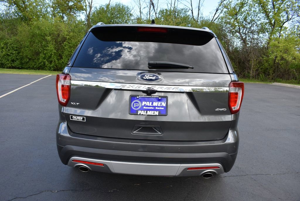Used 2017 Ford Explorer XLT w/ Equipment Group 202A AWD/4WD image 6