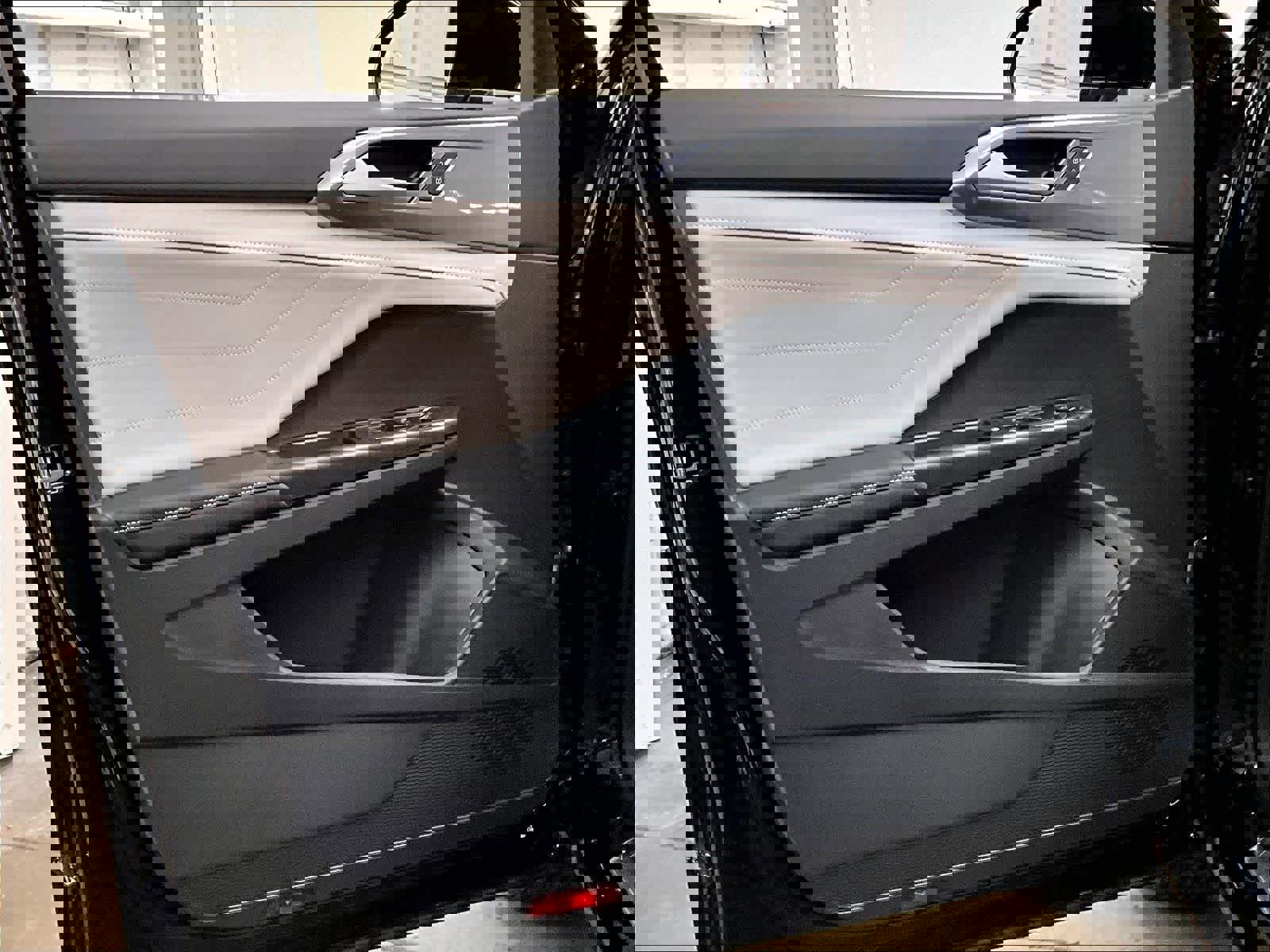 New 2026 Volkswagen Taos SEL image 24