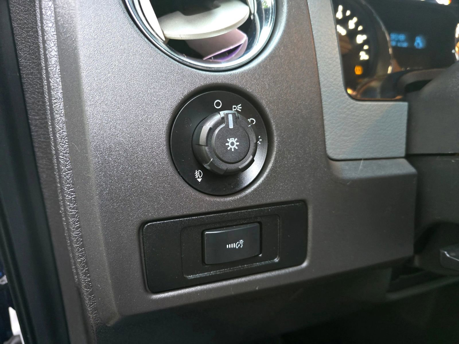 Used 2012 Ford F150 XLT w/ Trailer Tow Pkg image 25