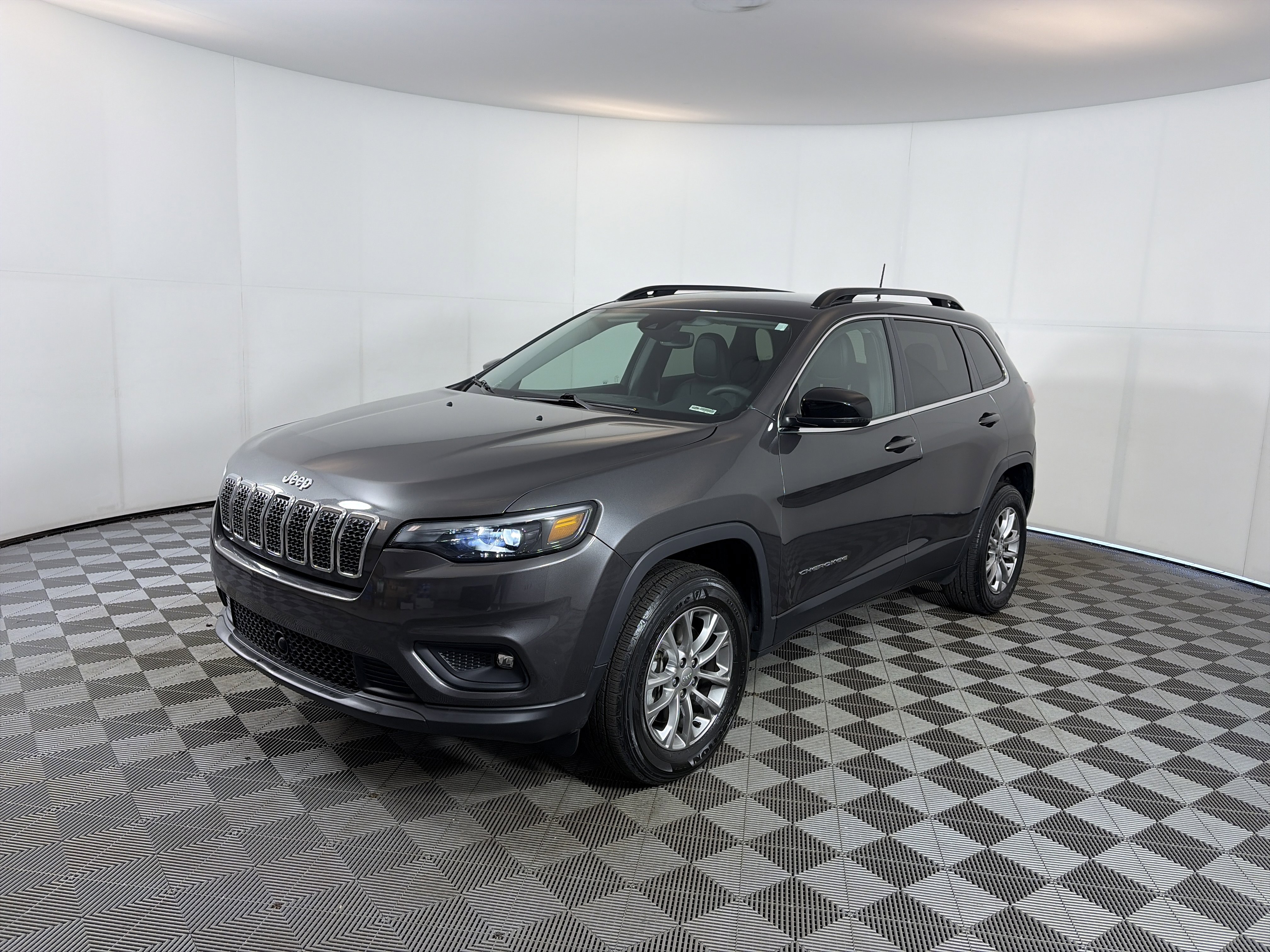 Used 2022 Jeep Cherokee Latitude Lux AWD/4WD image 2