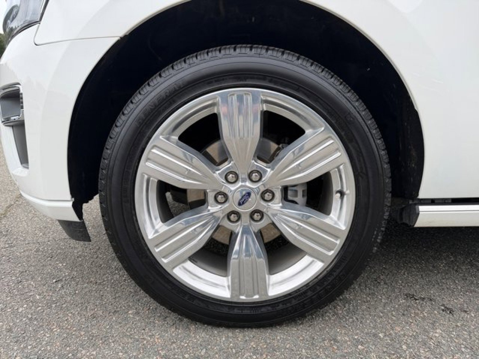 Used 2023 Ford Expedition Platinum image 9