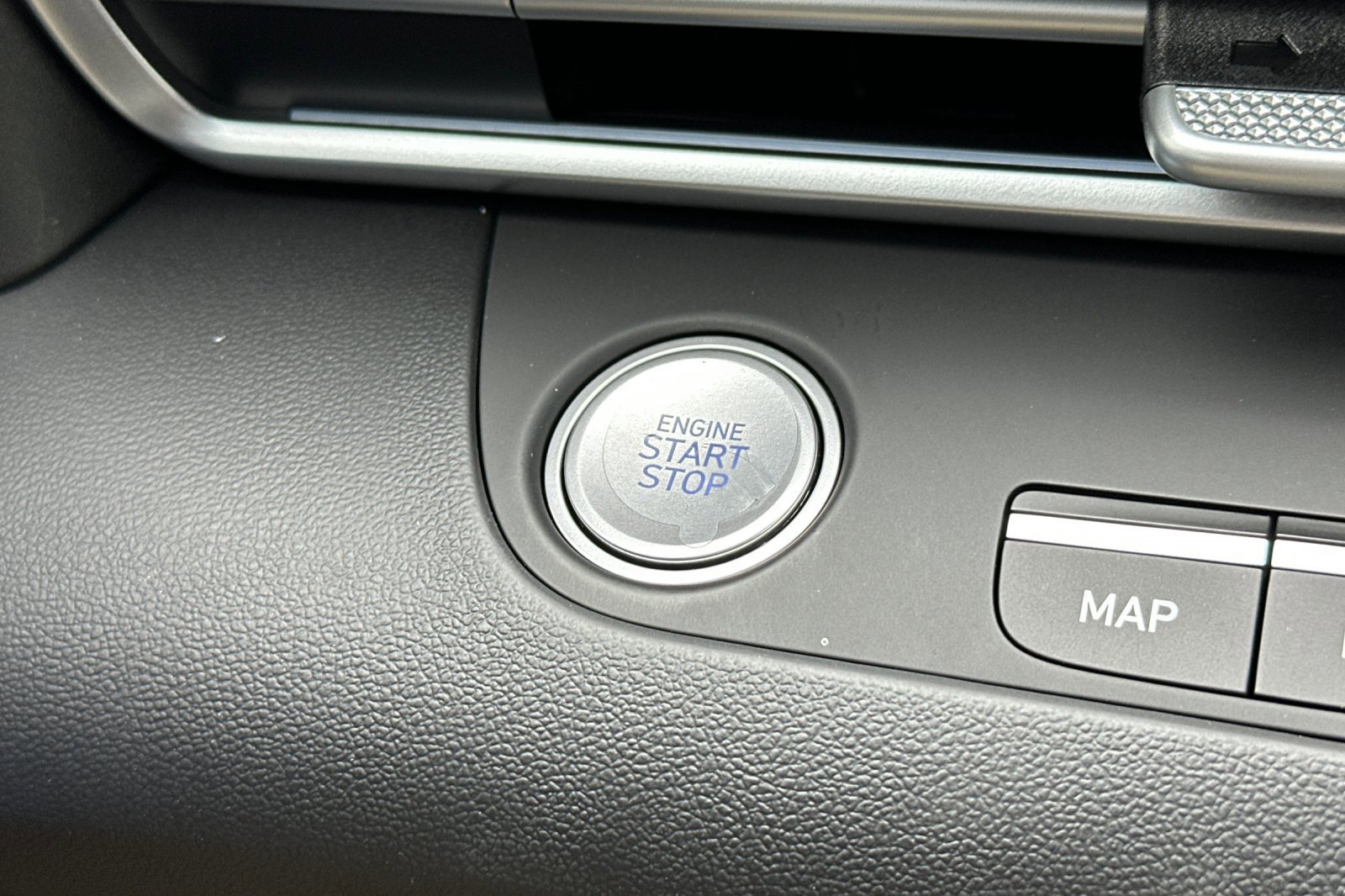 New 2026 Hyundai Elantra Limited FWD image 22