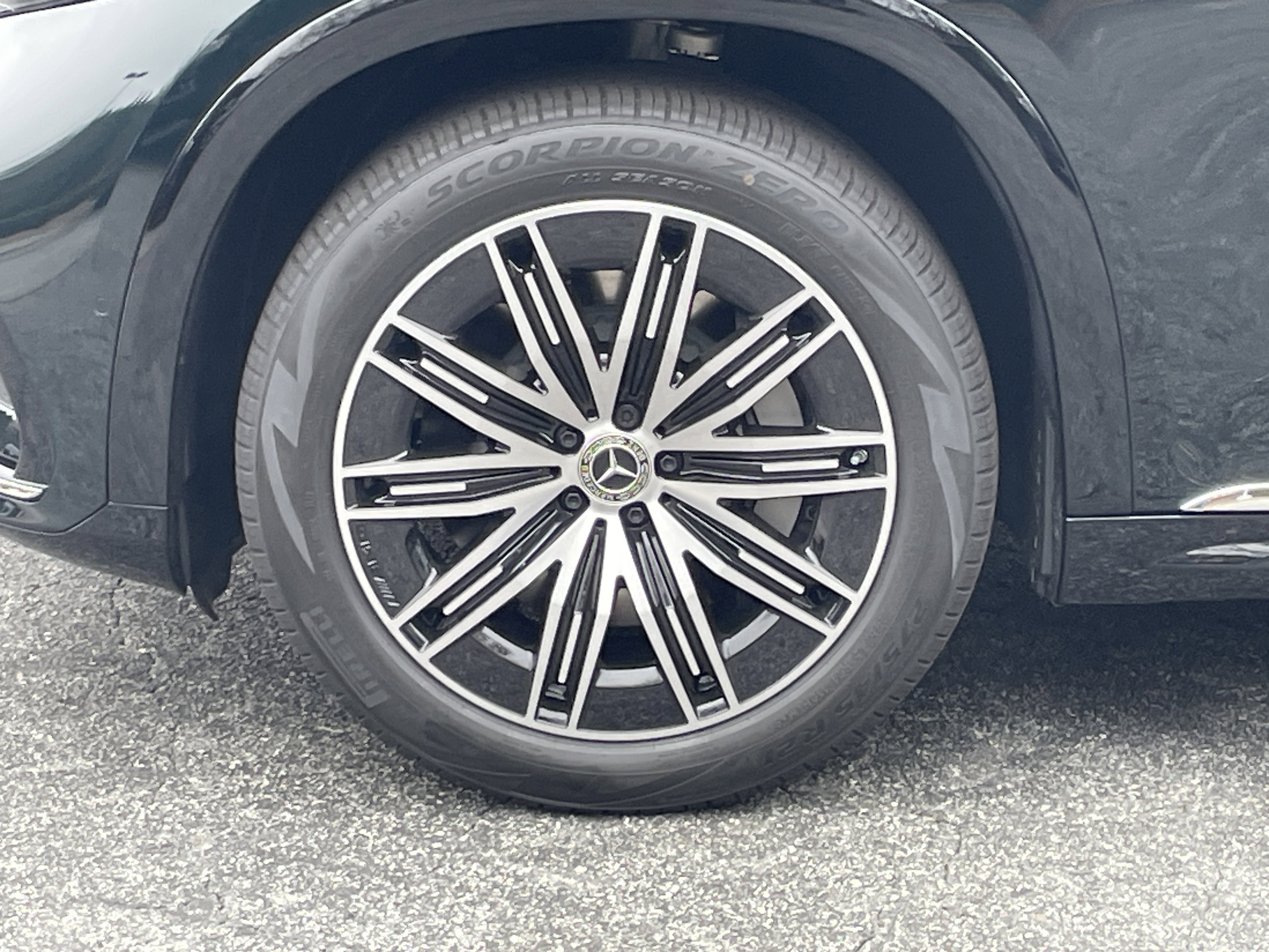 New 2026 Mercedes-Benz EQS 400 4MATIC SUV image 16