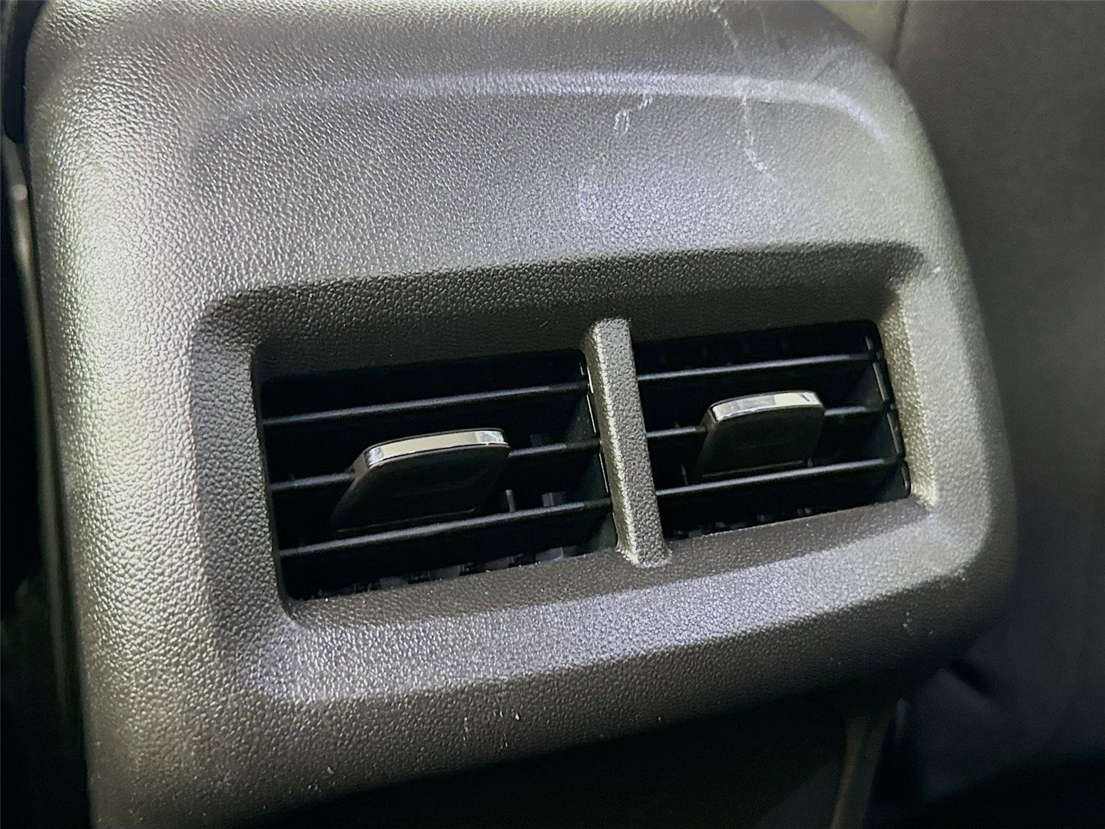 Used 2018 Chevrolet Equinox LT w/ Sun & Infotainment Package image 26