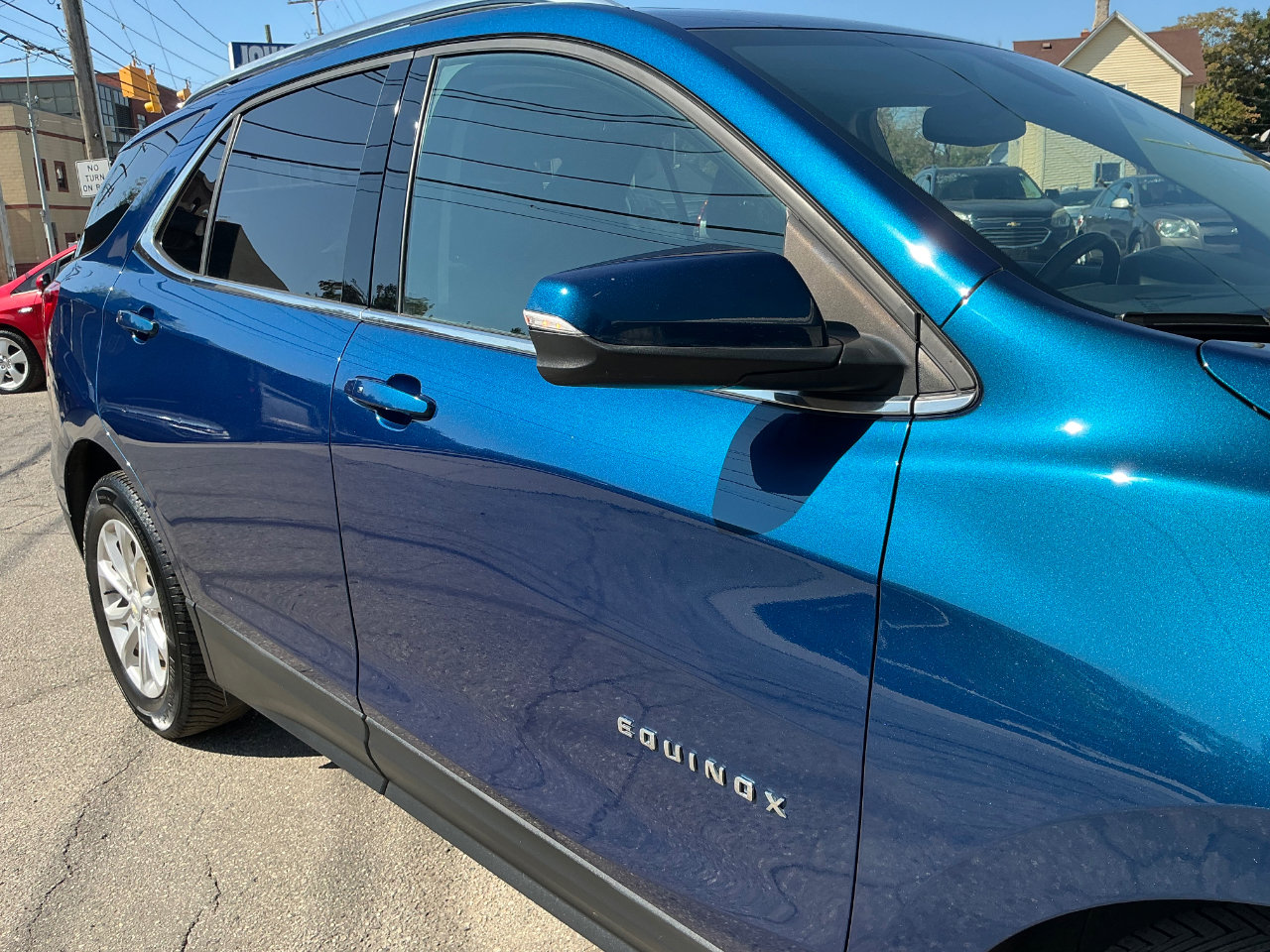 Used 2019 Chevrolet Equinox LT w/ Sun & Navigation Package image 9