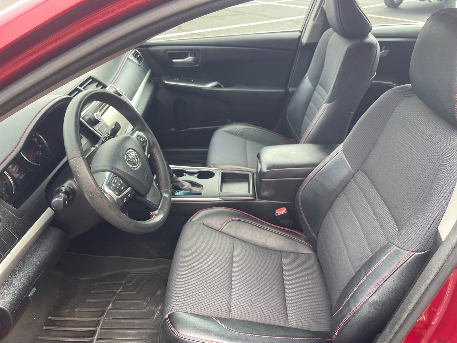 Used 2017 Toyota Camry SE FWD image 10