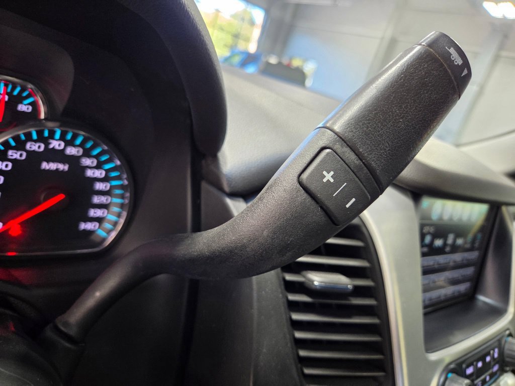 Used 2018 GMC Yukon SLT w/ Premium Edition AWD/4WD image 38