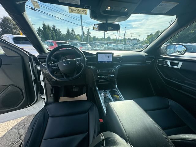 Used 2020 Ford Explorer XLT w/ Equipment Group 202A AWD/4WD image 23
