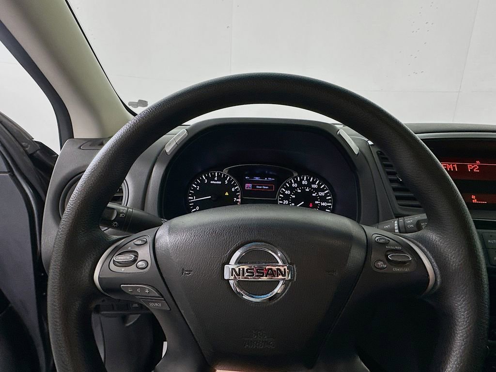 Used 2015 Nissan Pathfinder S image 11