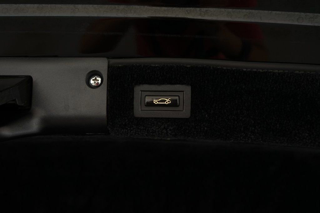 Used 2013 Rolls-Royce Phantom Sedan image 29