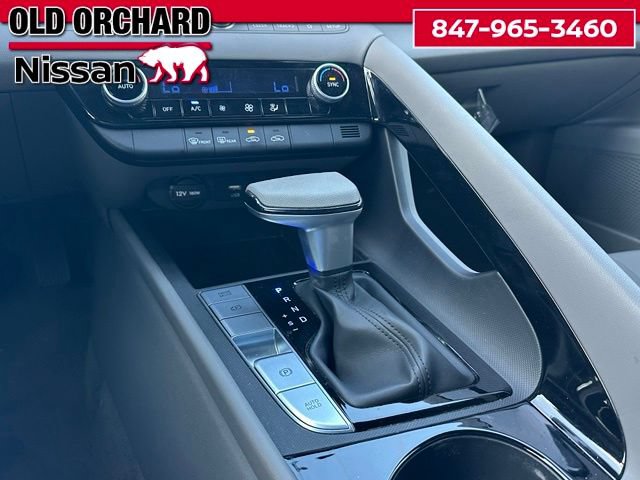 Used 2024 Hyundai Elantra Blue FWD image 15