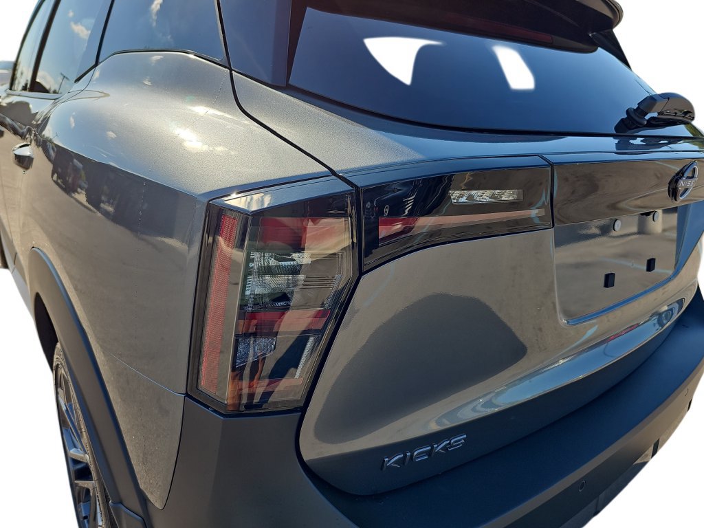 New 2027 Nissan Kicks SR w/ Cold Weather Package FWD image 33