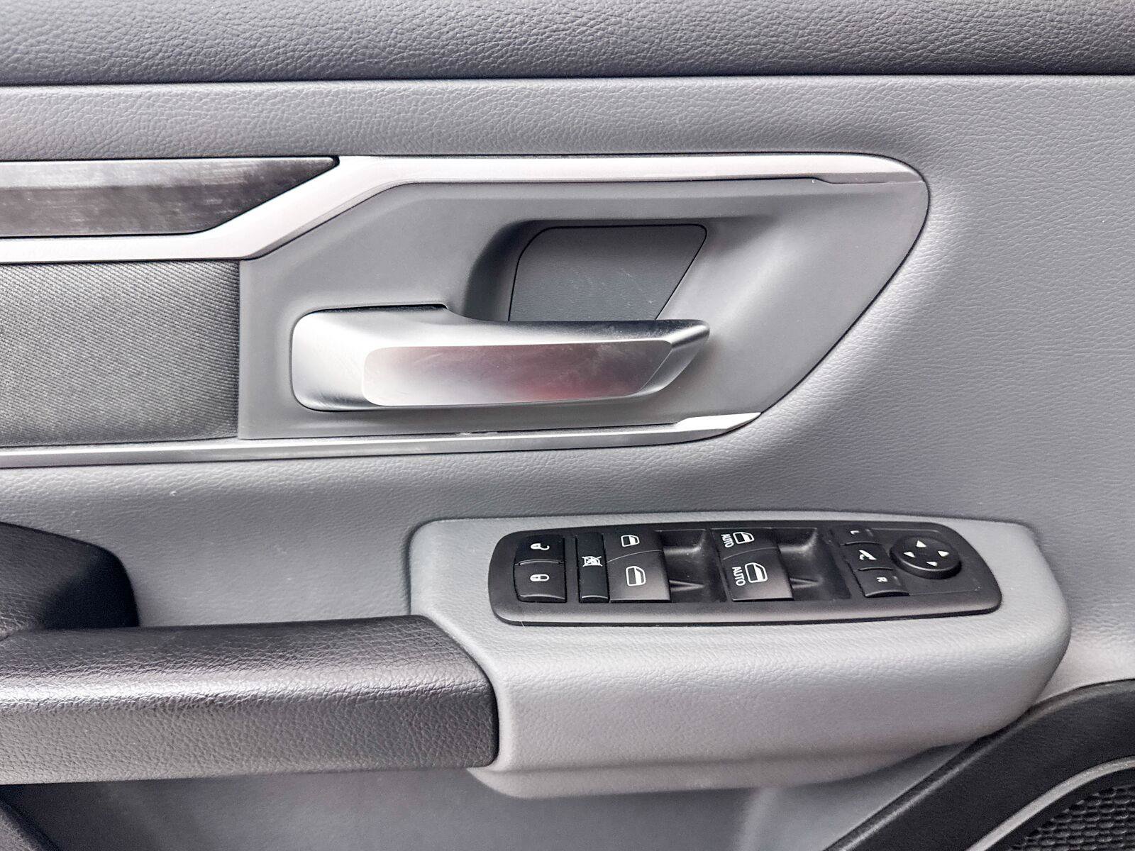 Used 2020 RAM 1500 Big Horn AWD/4WD image 25