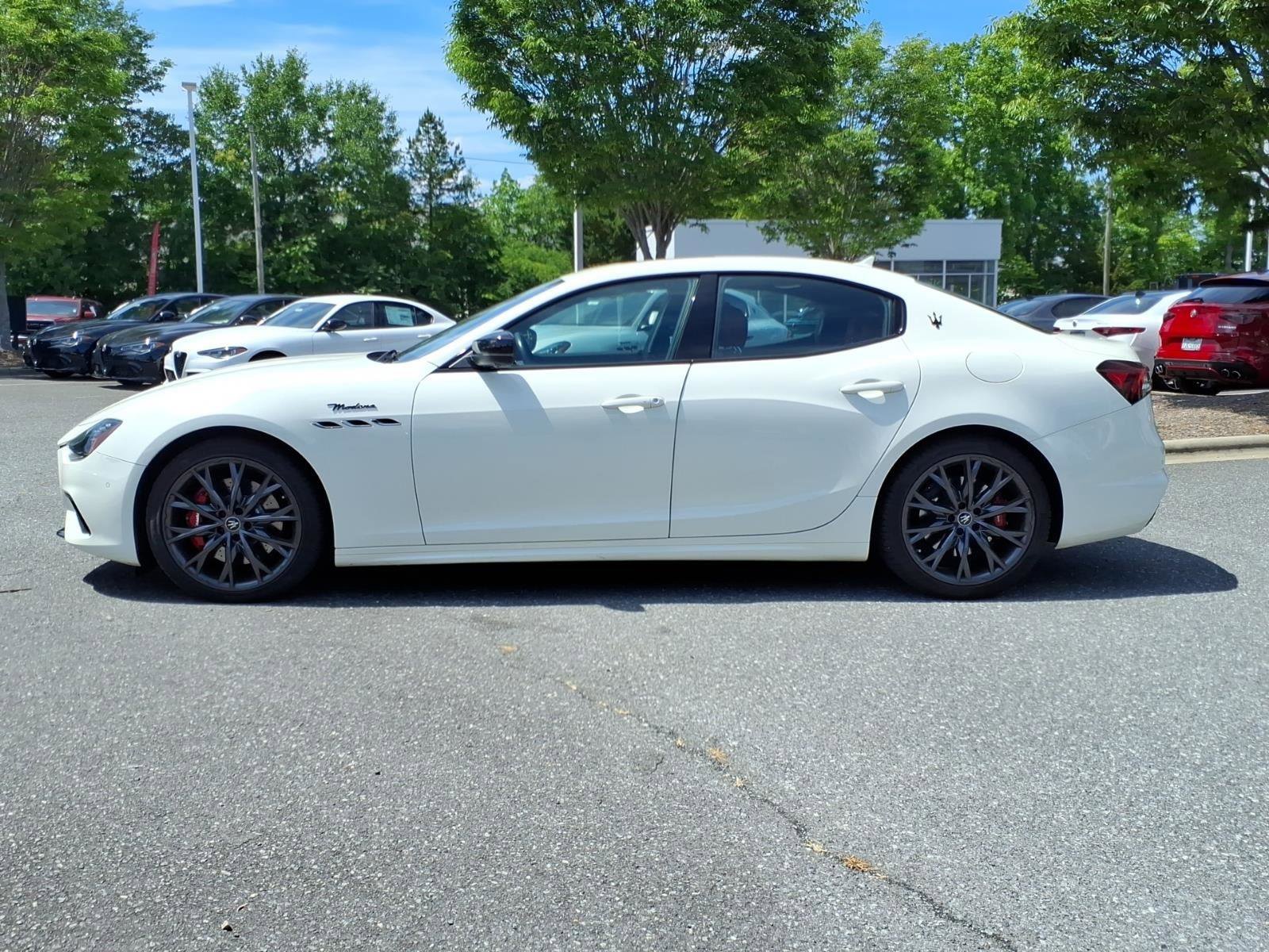 Used 2022 Maserati Ghibli Modena RWD image 3