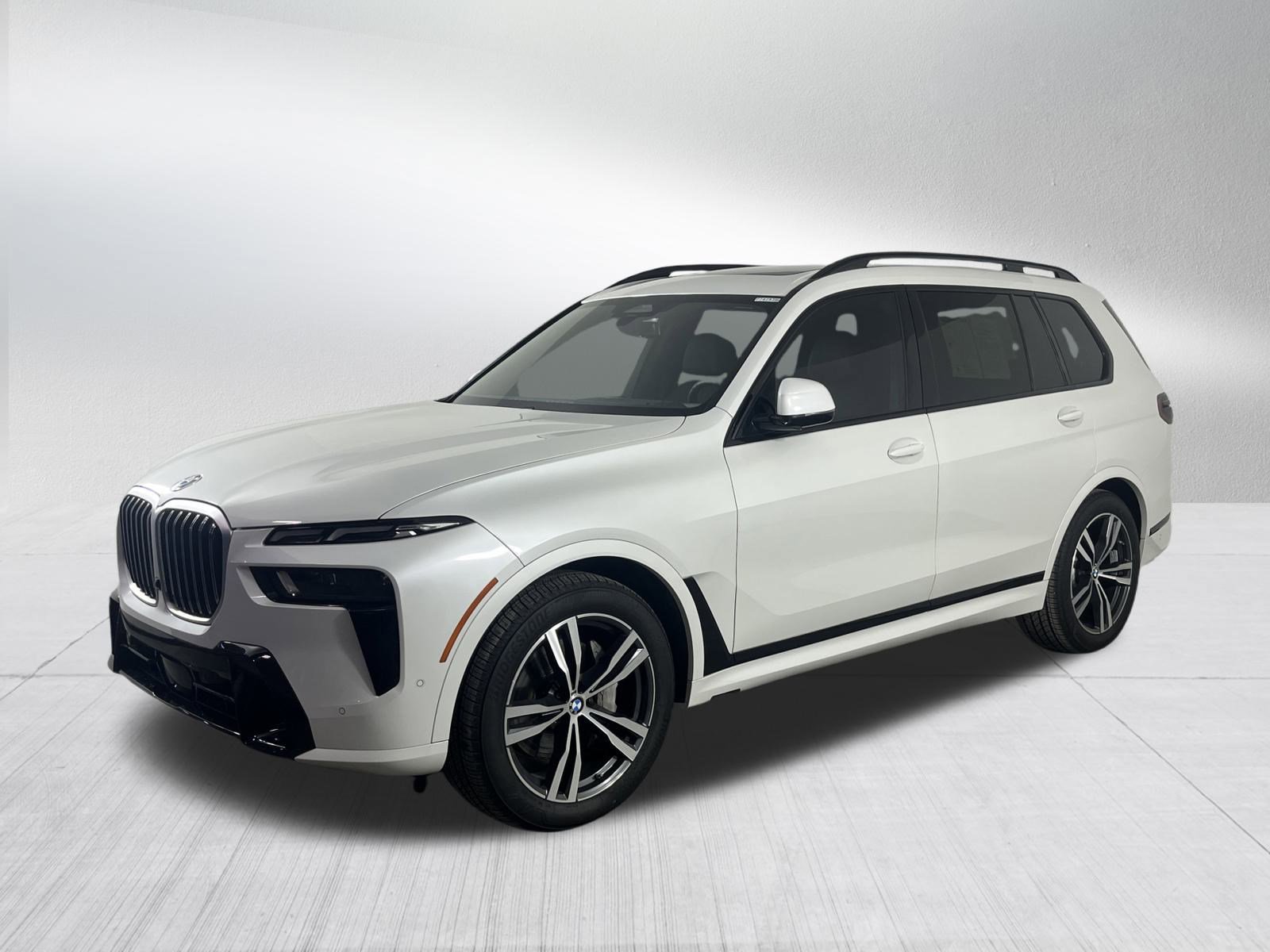 Used 2023 BMW X7 xDrive40i w/ M Sport Package image 3