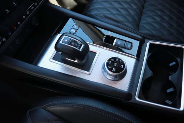 Used 2024 Mitsubishi Outlander 4WD Plug-In Hybrid image 19