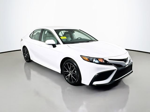 Certified 2023 Toyota Camry SE w/ Convenience Package image 10