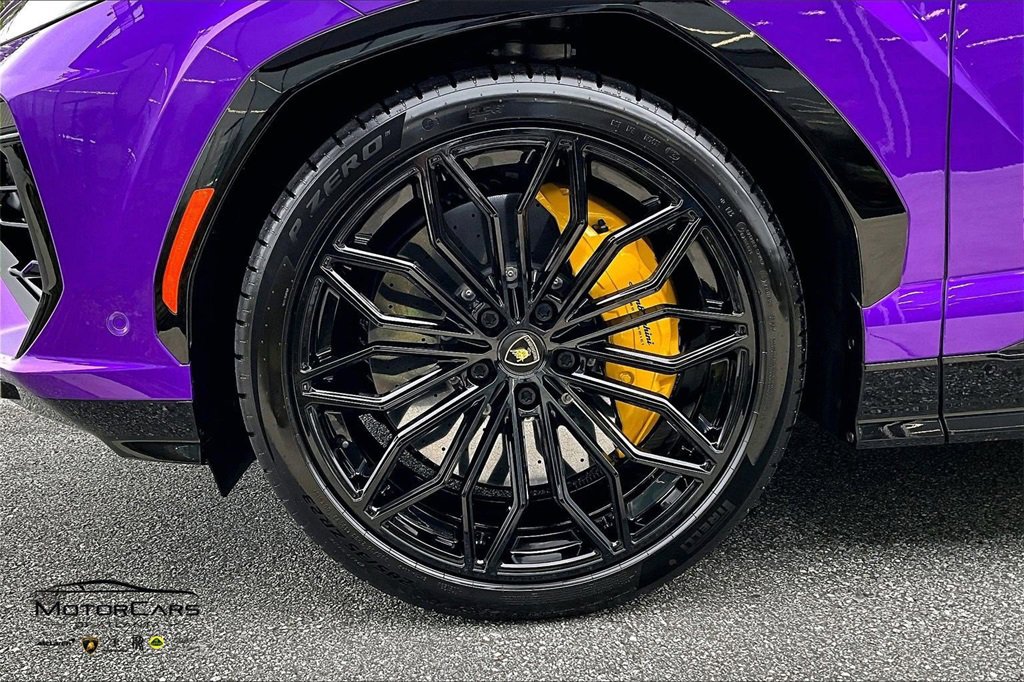 Used 2025 Lamborghini Urus SE image 10