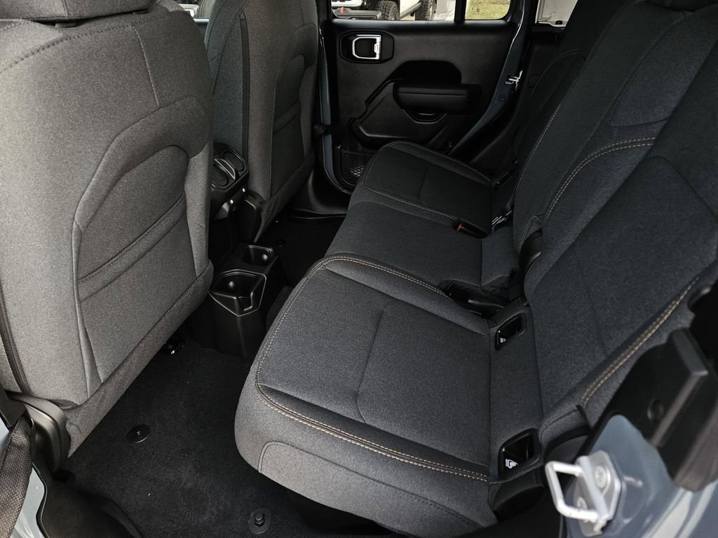 New 2026 Jeep Gladiator Sport AWD/4WD image 11