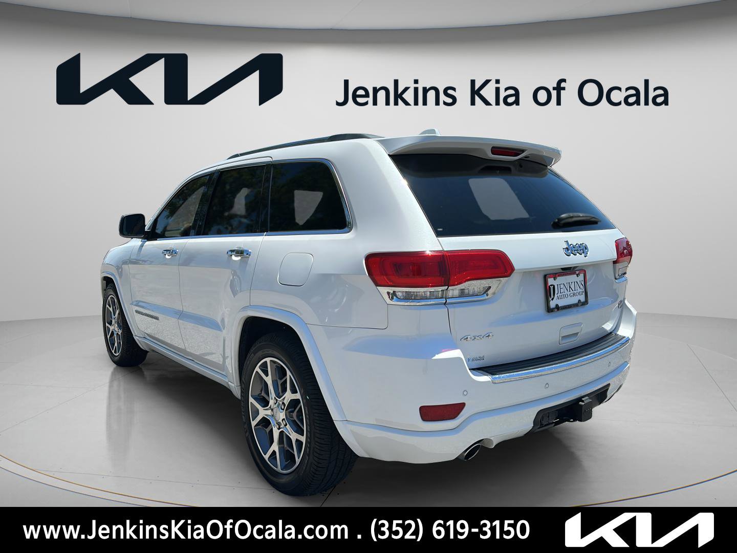 Used 2020 Jeep Grand Cherokee Overland AWD/4WD image 5